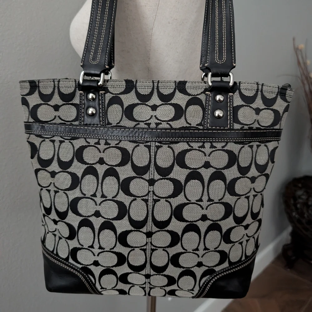Coach Hampton Signature Tote - Picture 5 of 16
